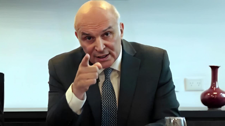 Denuncian  a Espert por la incitación a cometer delitos